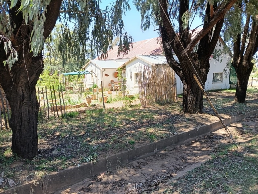 6 Bedroom Property for Sale in Smithfield Rural Free State